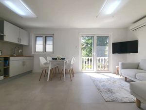 23936524-Ferienwohnung-5--300x225-3