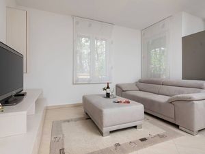 23936544-Ferienwohnung-4--300x225-1