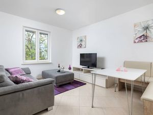 23936547-Ferienwohnung-4--300x225-1