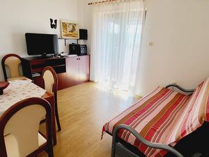 23936574-Ferienwohnung-2--300x225-1