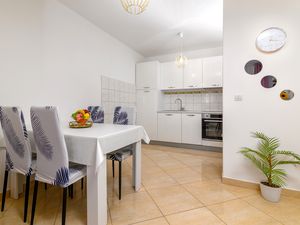 23936575-Ferienwohnung-2--300x225-5