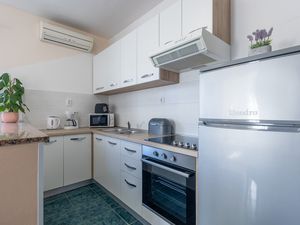 23936592-Ferienwohnung-2--300x225-5