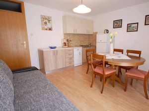 23936627-Ferienwohnung-4--300x225-2