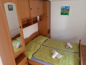 23936697-Ferienwohnung-5--300x225-4