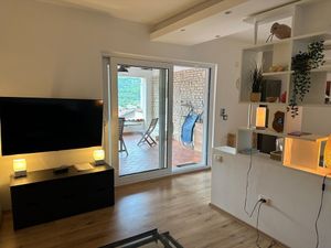 23936760-Ferienwohnung-4--300x225-1