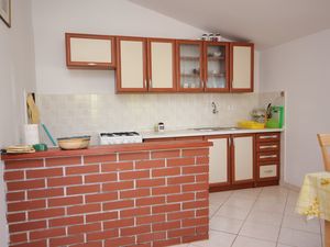 23926067-Ferienwohnung-4--300x225-5