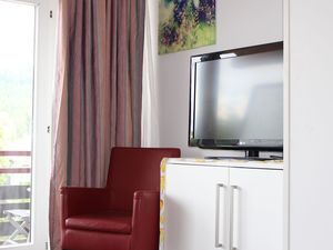 24018878-Ferienwohnung-2--300x225-2