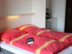 24018878-Ferienwohnung-2--300x225-5