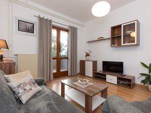 23934829-Ferienwohnung-8--300x225-1