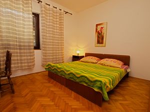 23935312-Ferienwohnung-4--300x225-5