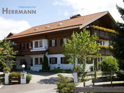 Ferienwohnung für 11 Personen (320 m²) in Erkenbollingen 1/10