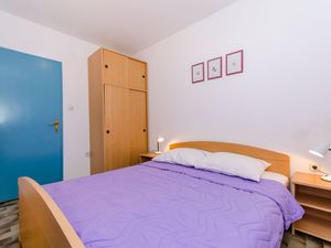 23940664-Ferienwohnung-5--300x225-5