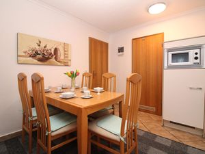 24021625-Ferienwohnung-5--300x225-5