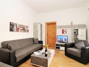 24021628-Ferienwohnung-3--300x225-0