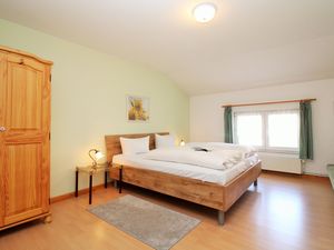 24021629-Ferienwohnung-3--300x225-4