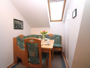 24021641-Ferienwohnung-3--300x225-5