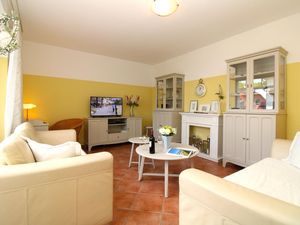 24021665-Ferienwohnung-4--300x225-0