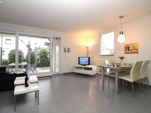 24021669-Ferienwohnung-4--300x225-0