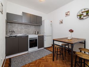 24017191-Ferienwohnung-4--300x225-5