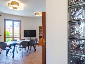 24022836-Ferienwohnung-6--300x225-4