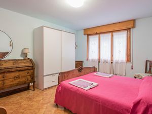 23737815-Ferienwohnung-4--300x225-3