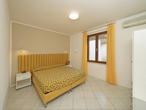 23759508-Ferienwohnung-4--300x225-3