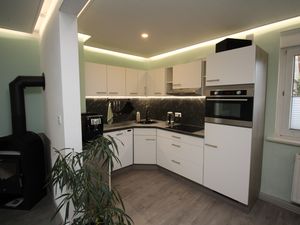 23890633-Ferienwohnung-2--300x225-5