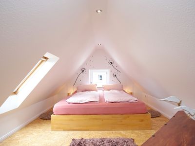 Schlafzimmer mit Doppelbett