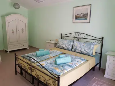 Schlafzimmer 2