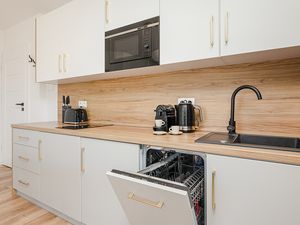 24015803-Ferienwohnung-4--300x225-5