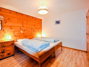 24018992-Ferienwohnung-4--300x225-4