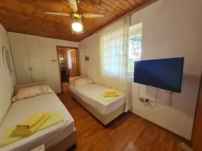 Ferienwohnung für 2 Personen (38 m²) in Klenovica 8/10