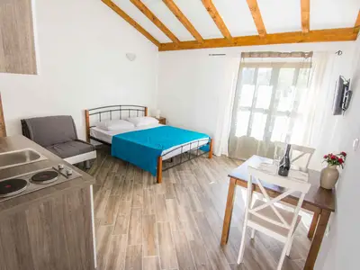 Ferienwohnung für 3 Personen (25 m²) in Ugrinići 9/10