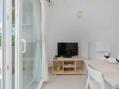 Ferienwohnung für 3 Personen (40 m²) in Jakišnica 9/10