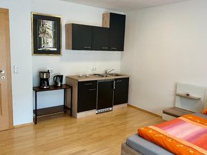 24035841-Ferienwohnung-2--300x225-1