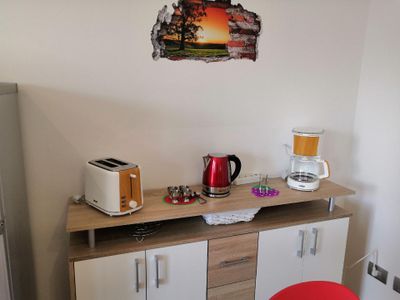 Toaster, Wasserkocher und amerikanische Kaffeemaschine