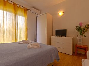 23930926-Ferienwohnung-3--300x225-4