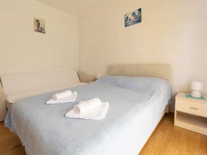 23930926-Ferienwohnung-3--300x225-5