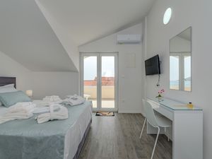 24036183-Ferienwohnung-4--300x225-4