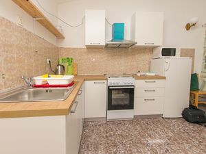 24036283-Ferienwohnung-6--300x225-2