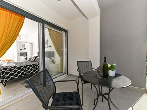 24036305-Ferienwohnung-2--300x225-5