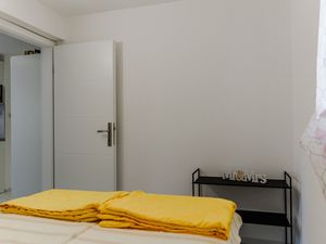 24036320-Ferienwohnung-4--300x225-5