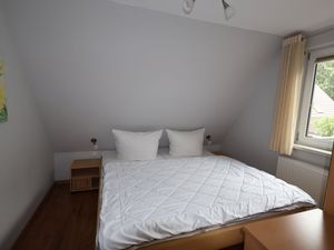 24027493-Ferienwohnung-2--300x225-4