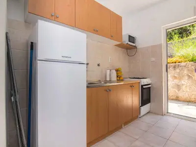 Ferienwohnung für 3 Personen (18 m²) in Bogomolje 8/10