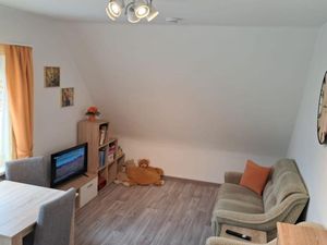 24037780-Ferienwohnung-3--300x225-4