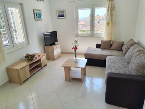 22447393-Ferienwohnung-4--300x225-2