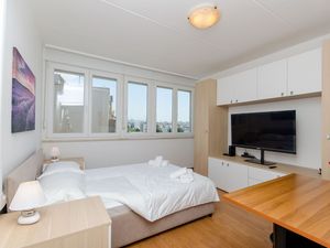 24037953-Ferienwohnung-4--300x225-5