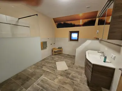 Bad mit WC und Dusche