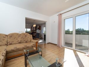 24024971-Ferienwohnung-6--300x225-2