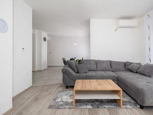 24025082-Ferienwohnung-4--300x225-4